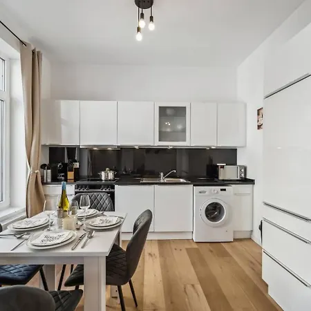 Infinity Ferienapartments Rheinstrasse Апартаменты *