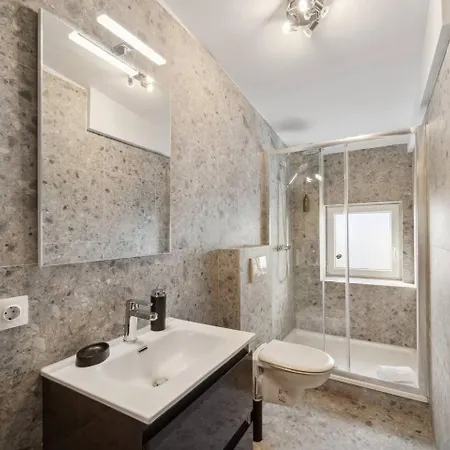 Infinity Ferienapartments Rheinstrasse Апартаменты *