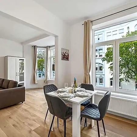 Infinity Ferienapartments Rheinstrasse * Βίλχελμσχαφεν